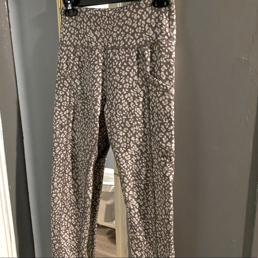 Balance Collection grey leopard leggings